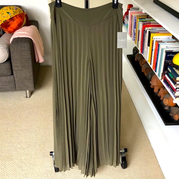 Anthropologie - New! olive crepe wide-leg pant knife pleats - flattering! - Picture 2 of 3